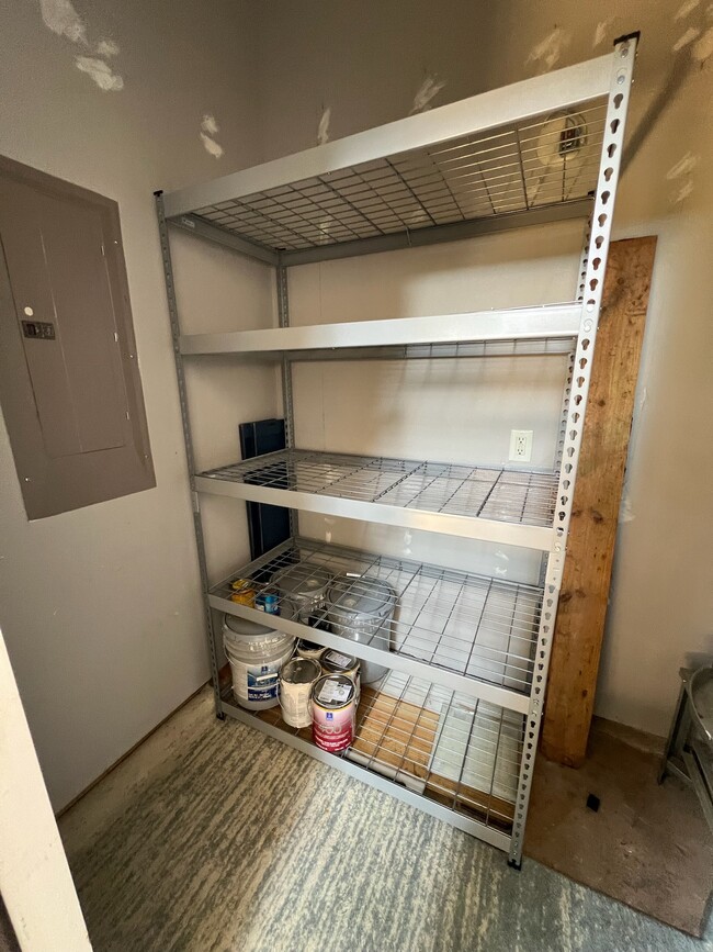 Building Photo - 105 Bumble Cir