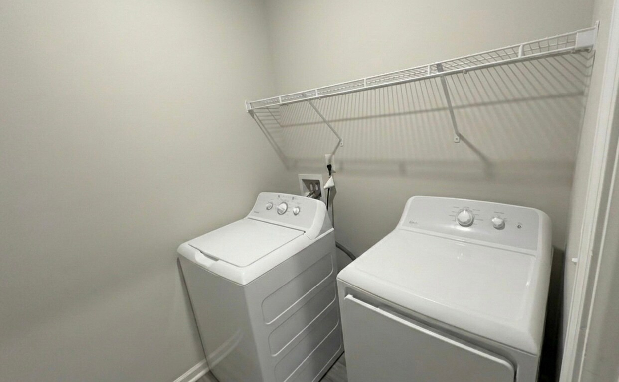 Building Photo - 232 Aimes Dr