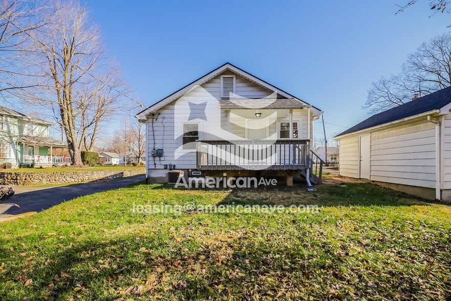 Building Photo - 1824 Winona Dr