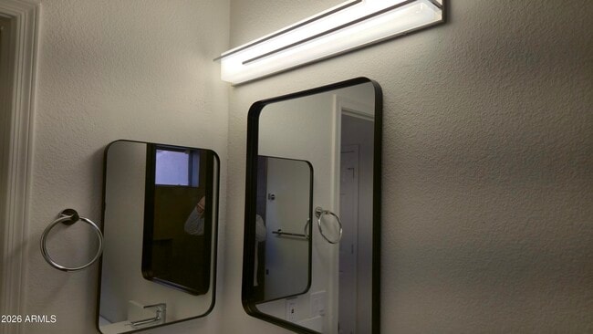 Building Photo - 9616 E Sheena Dr