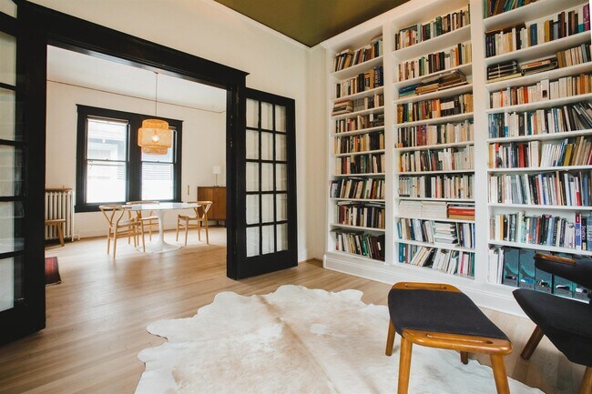 Building Photo - 1952 Court Ave