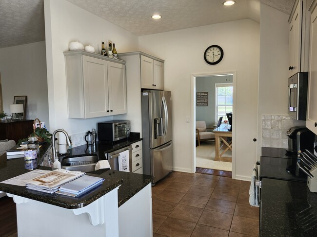 Building Photo - 2018 Chancellor Ridge Rd