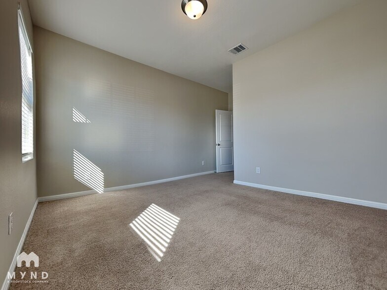 Building Photo - 12608 Henry Clay Dr