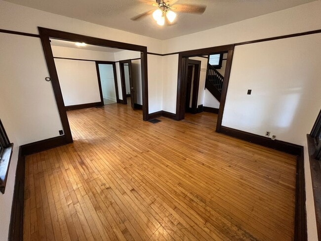 Building Photo - 5 Bed / 2 Bath House Located Downtown Madi...