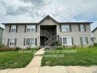 Building Photo - 838 Saddlewood St