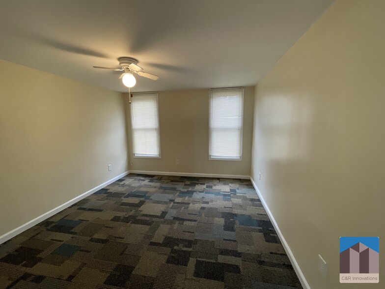 Building Photo - 2595 Woodland Dr NW
