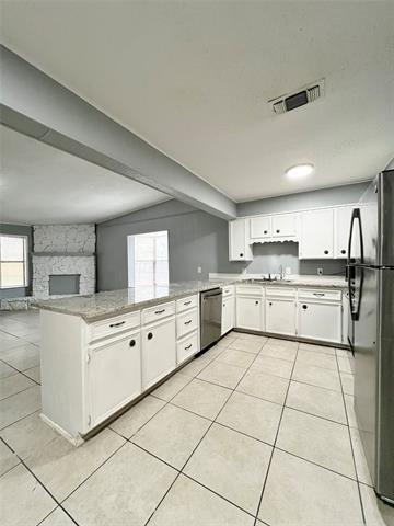 Building Photo - 5652 Conlin Dr