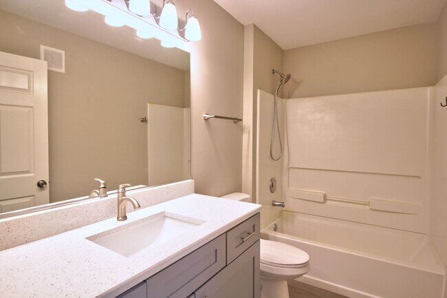 Building Photo - 226 Bertram Dr