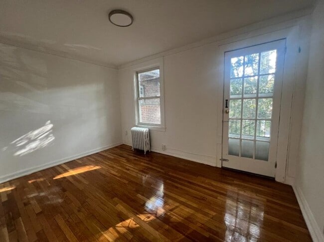 Building Photo - 1 bedroom in SUNNYSIDE NY 11104