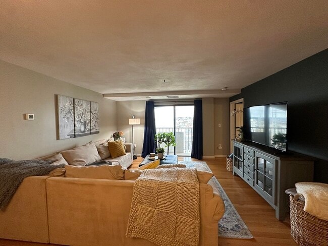 Building Photo - 39 Parlin St