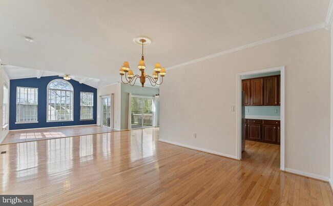 Building Photo - 575 Hunters Rd