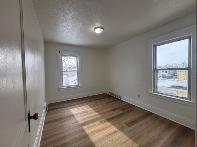 Building Photo - Bucyrus4517