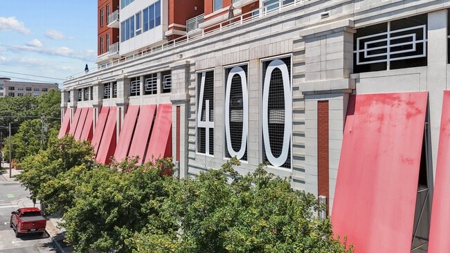 Building Photo - 400 W North St