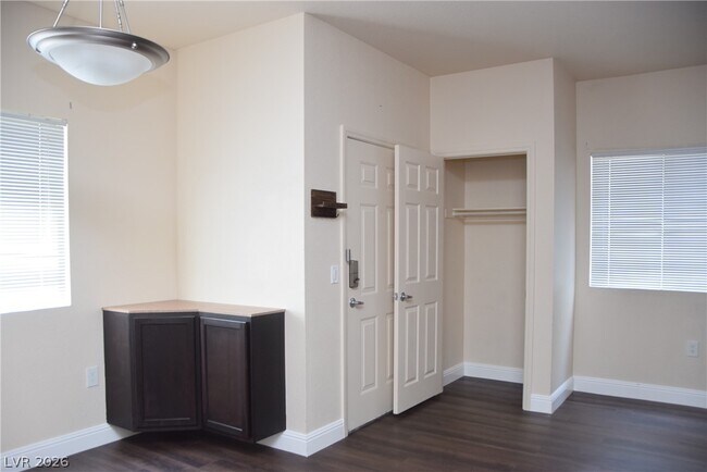 Building Photo - 5250 S Rainbow Blvd