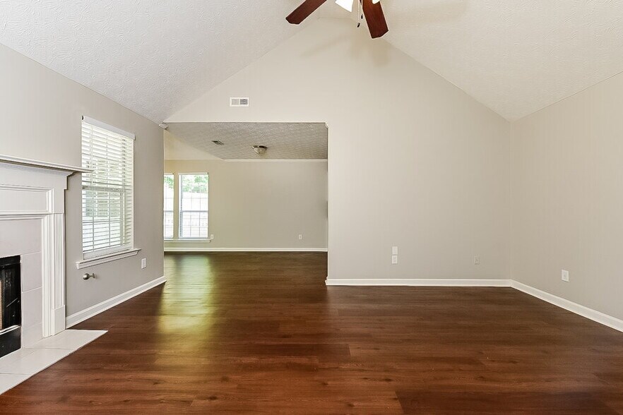 Building Photo - 188 Willow Springs Ln