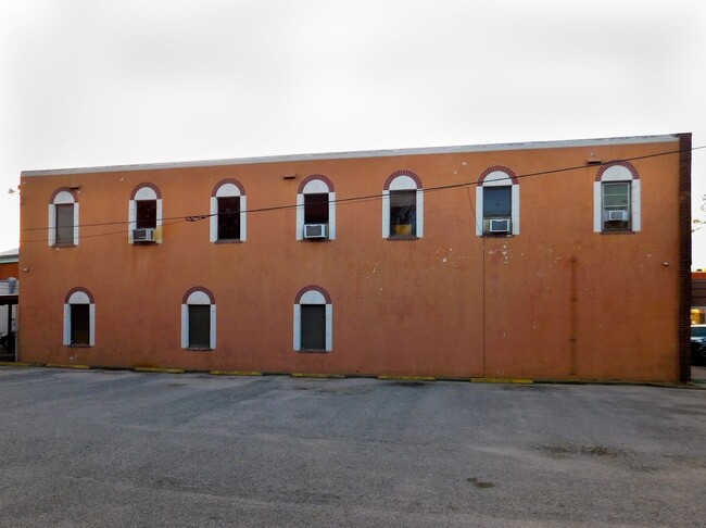 Building Photo - Downtown Lofts