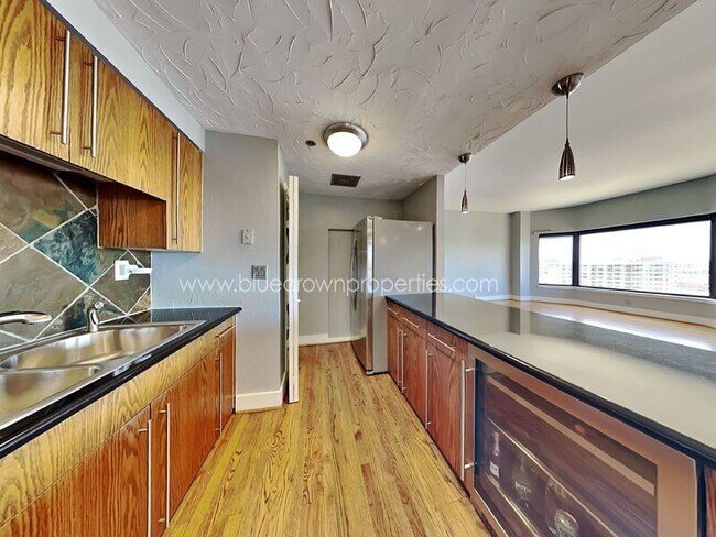 Building Photo - 3030 McKinney Ave