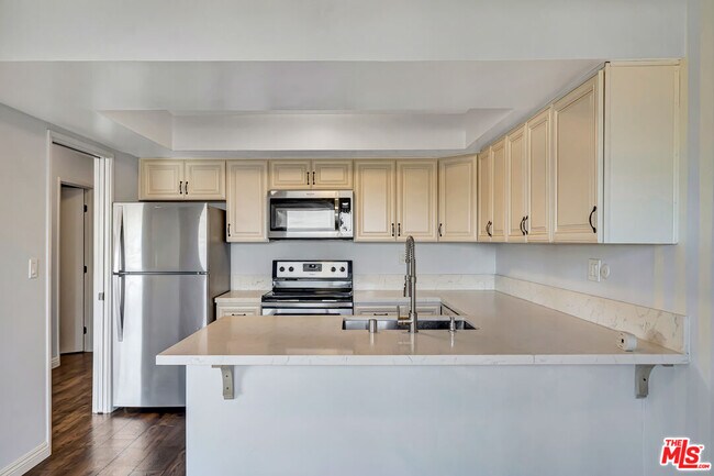 Building Photo - 3606 Vista Rey