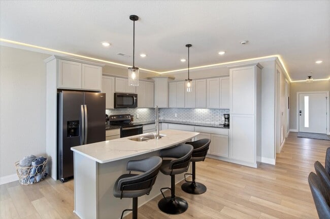 Building Photo - 4877 Osage Beach Pkwy