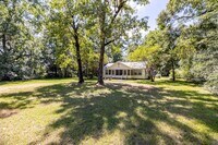 Building Photo - 221 Bowen Loop