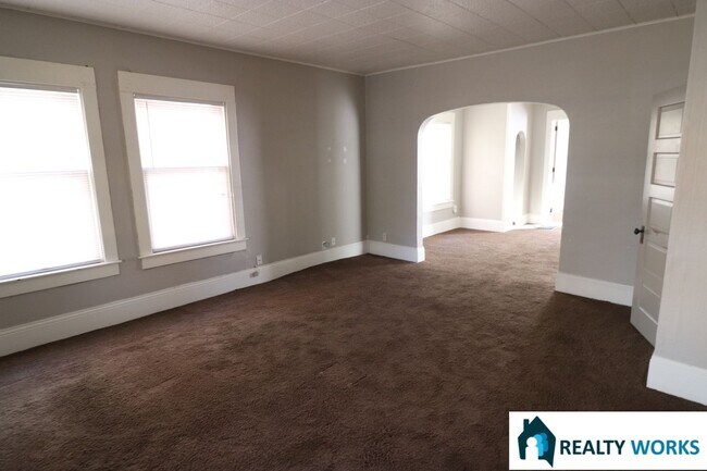 Building Photo - 1919 Washington St