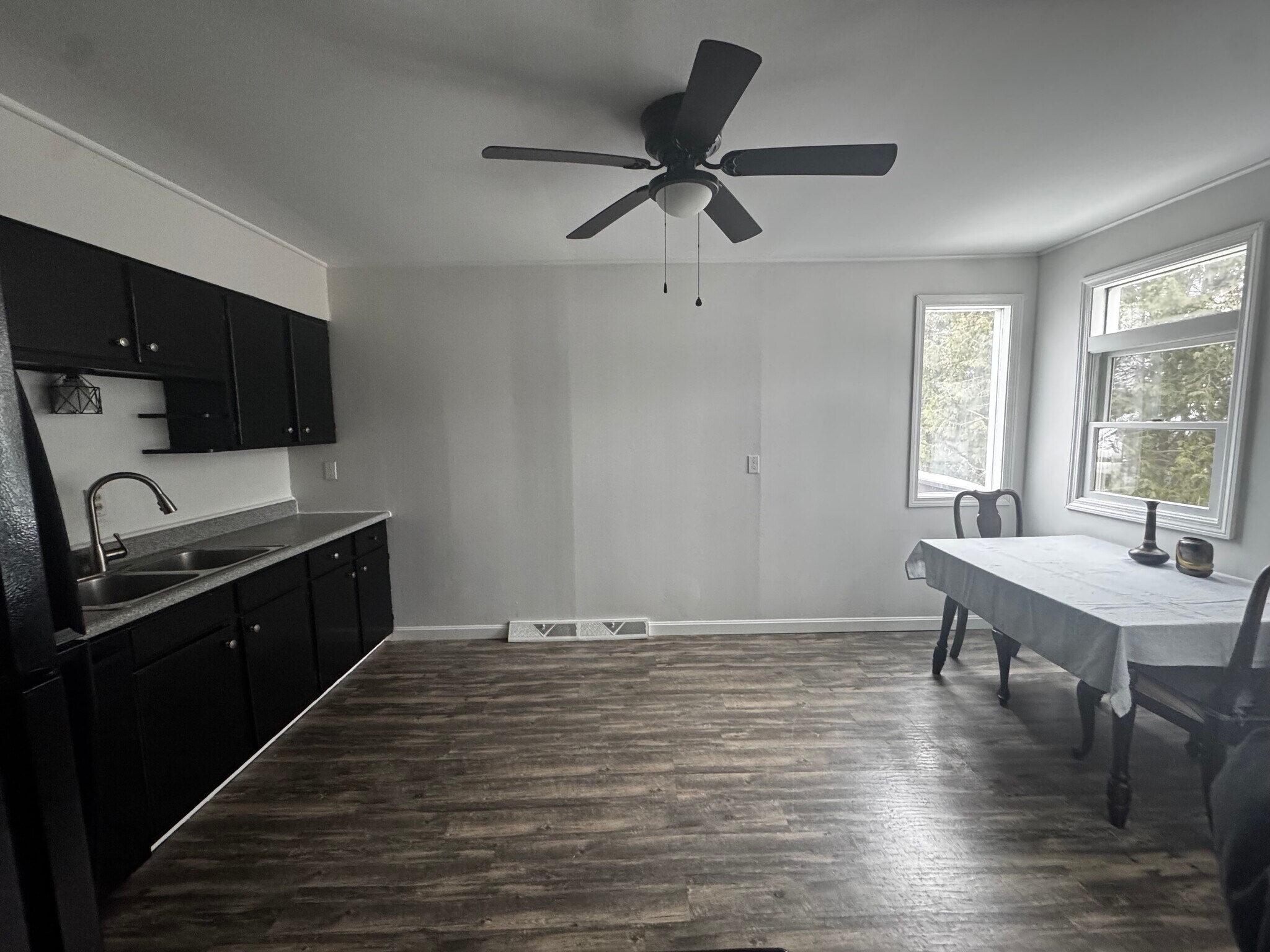 Building Photo - 150 Ethan Allen Pky