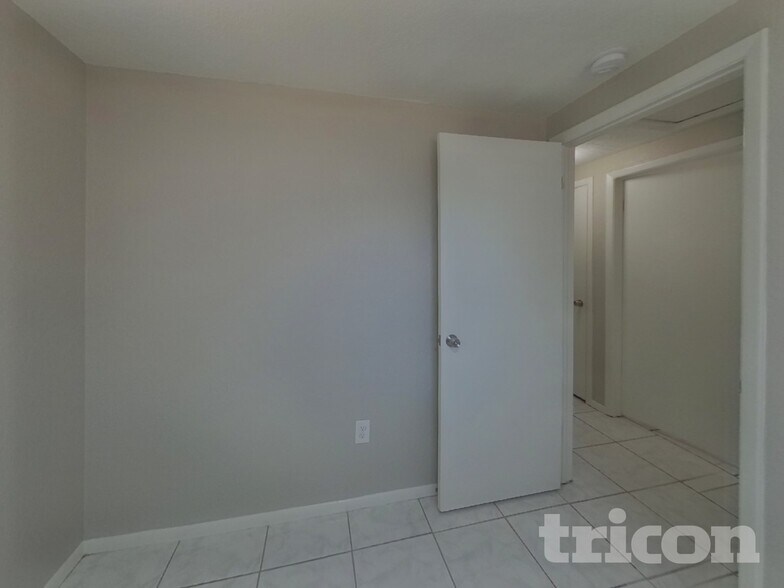 Building Photo - 10294 129th Terrace N