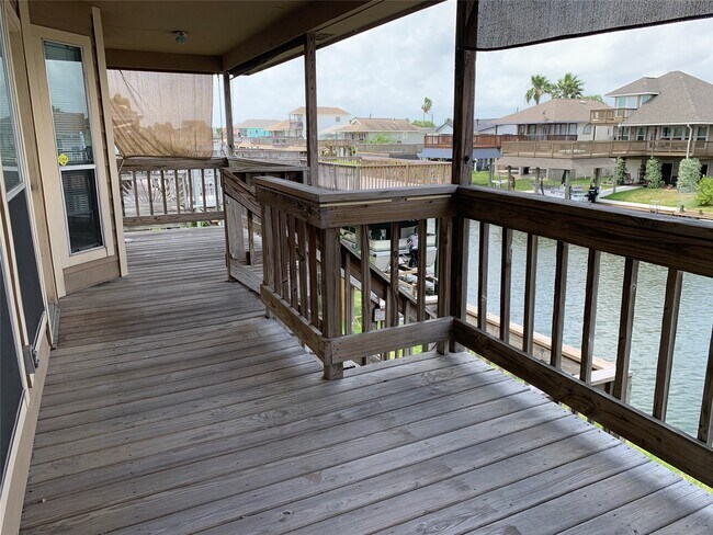 Building Photo - 585 Warsaw Dr