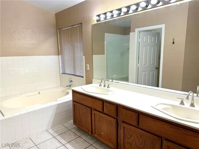 Building Photo - 7640 Botany Bay Dr
