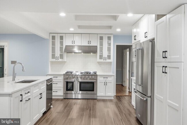 Building Photo - 808 Cottonwood Dr