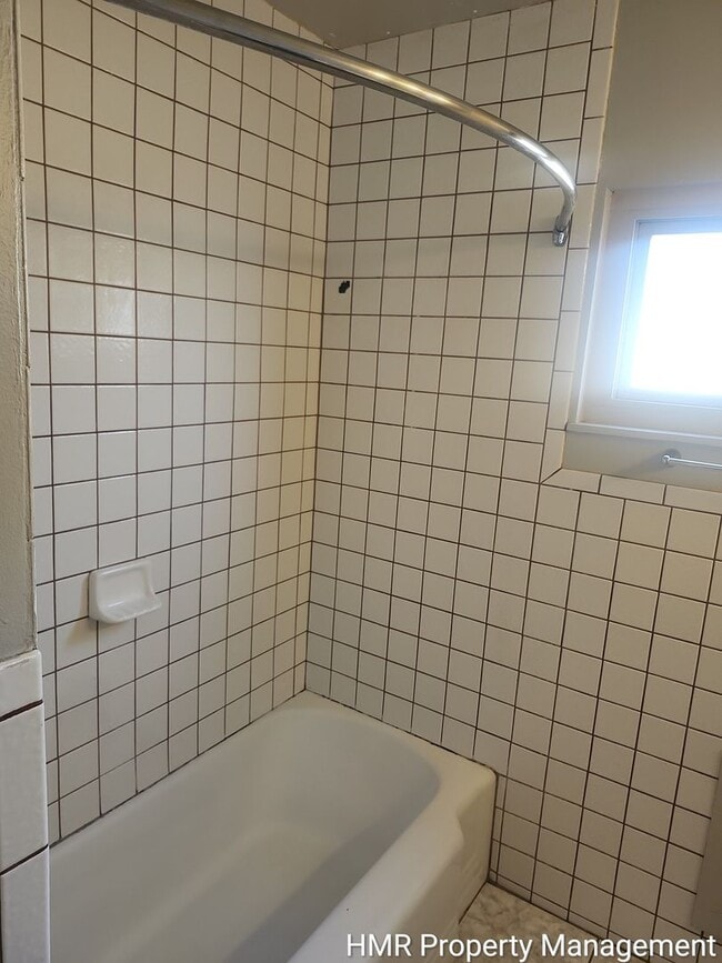 Building Photo - 3 Bedroom 1 Bath Gem For Rent!