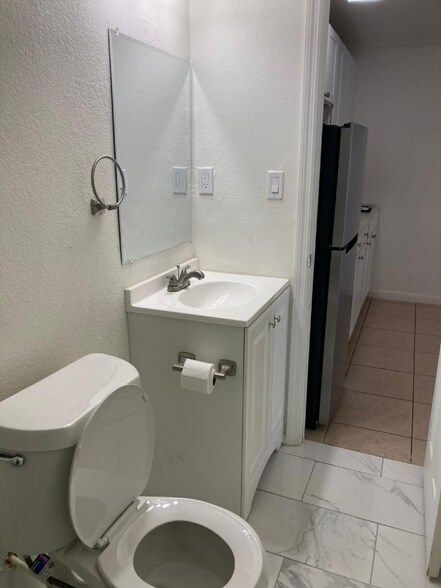 Building Photo - 6733 Lodge Ave