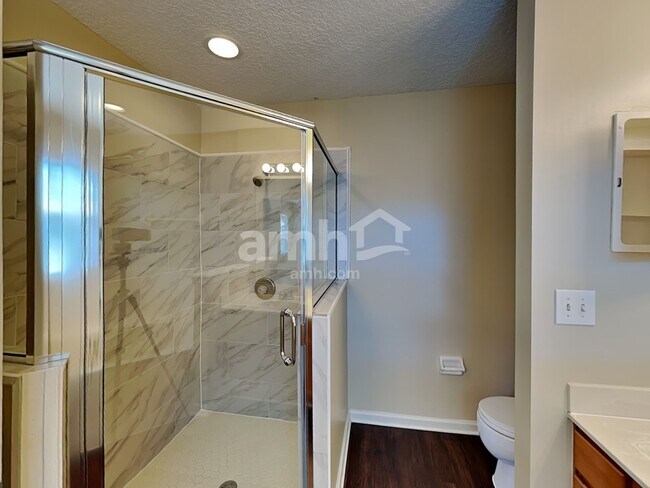 Building Photo - 9422 Daniels Mill Dr