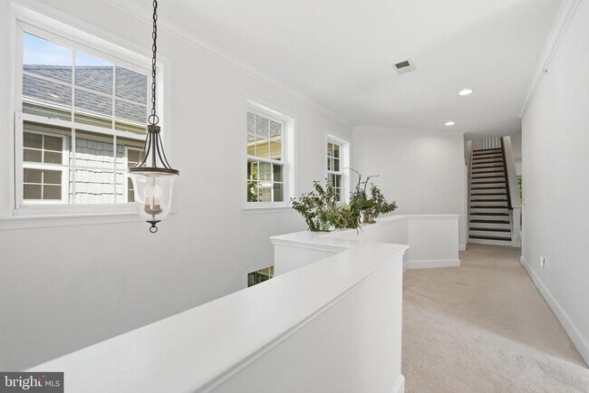 Building Photo - 13940 Greendale Dr