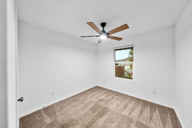 Building Photo - 2 WEEKS FREE RENT with any Lease Signed by April 30th 2026!!!