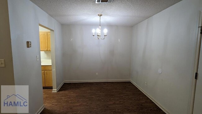 Building Photo - 132 Rolland St