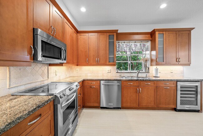 Building Photo - 5855 NW 42nd Way