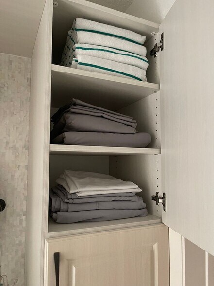 Building Photo - 807 Bayport Wy