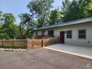 Building Photo - Cozy 1 Bedroom Home in New Kent County!