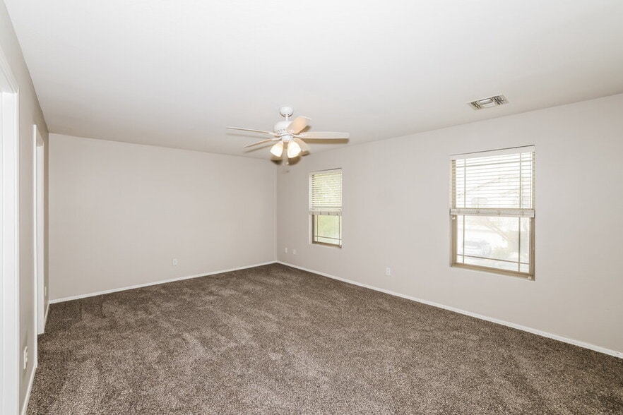 Building Photo - 8633 W Cordes Rd