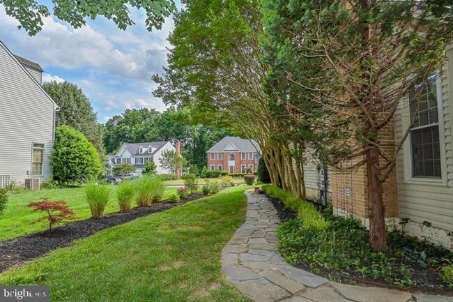 Building Photo - 9110 Autumn Oak Ct
