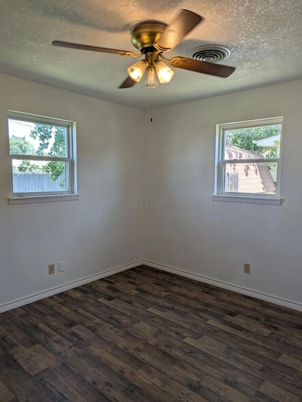 Building Photo - 5309 Oregon Trail