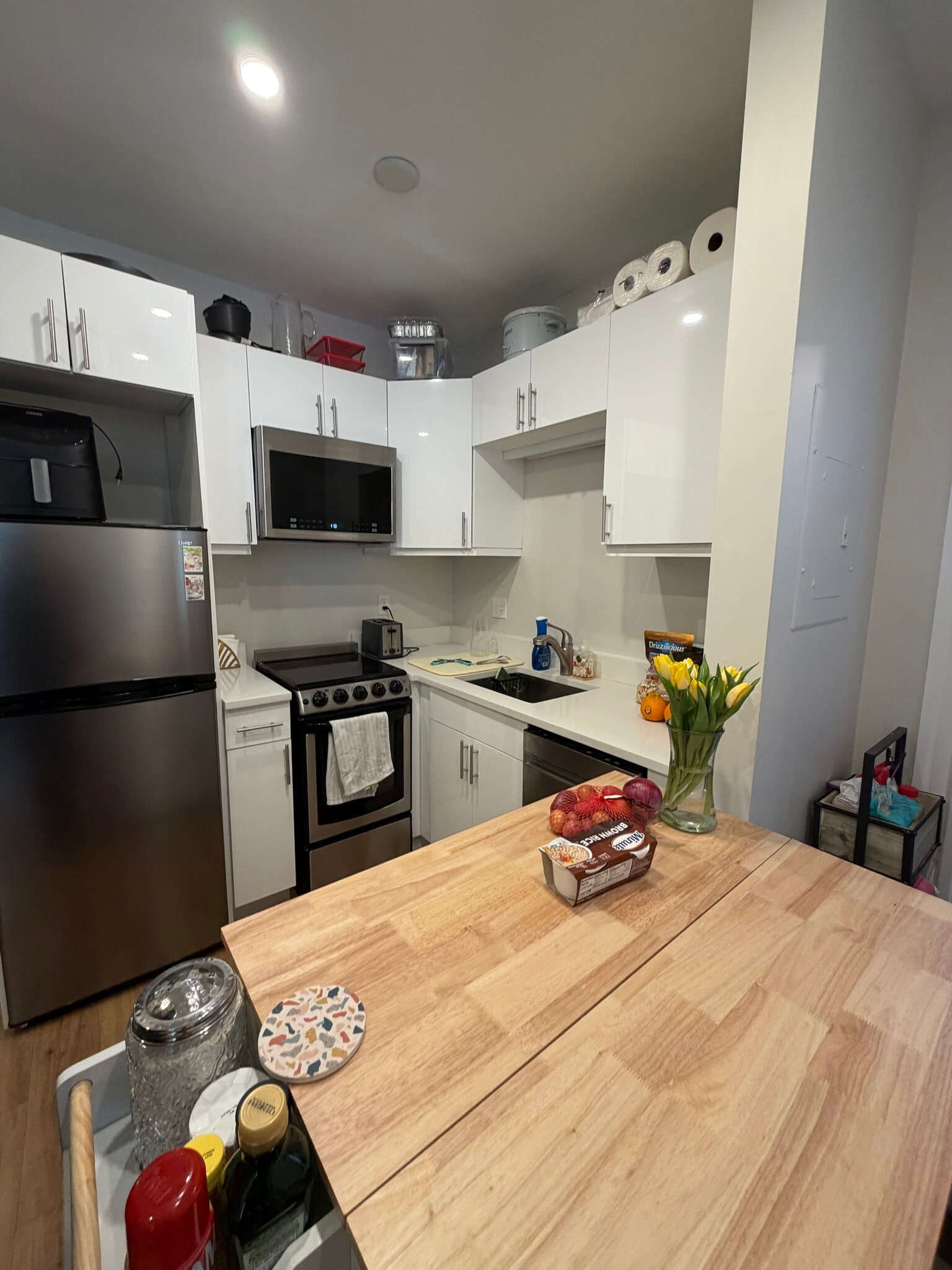 Building Photo - 843 Beacon St