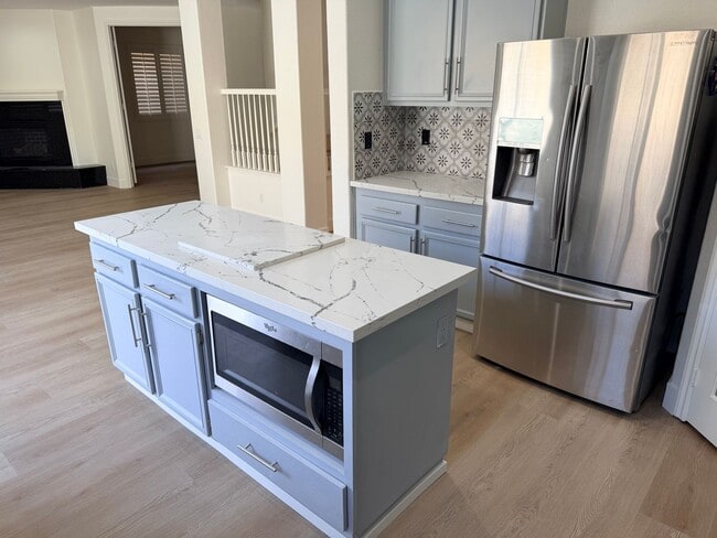 Building Photo - Amazing 5 bedroom home for rent in North Fontana