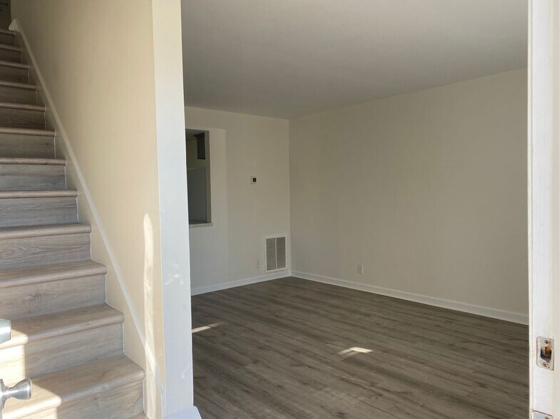 Building Photo - 6301 Timberline St