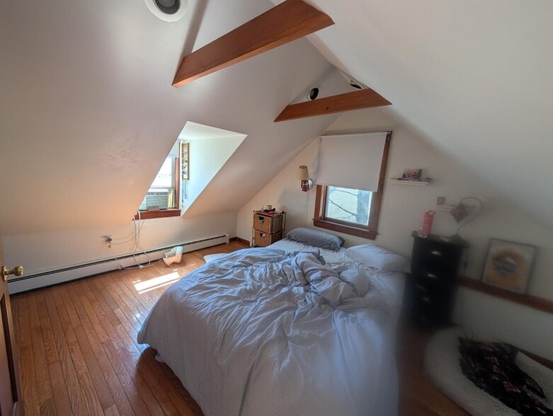 Building Photo - 125 1/2 Spring St