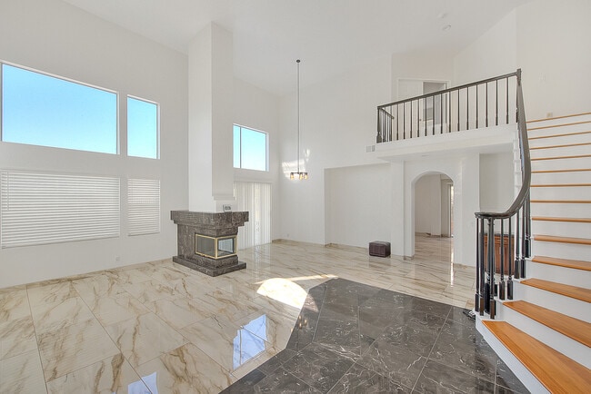 Building Photo - 3571 Rio Ranch Rd