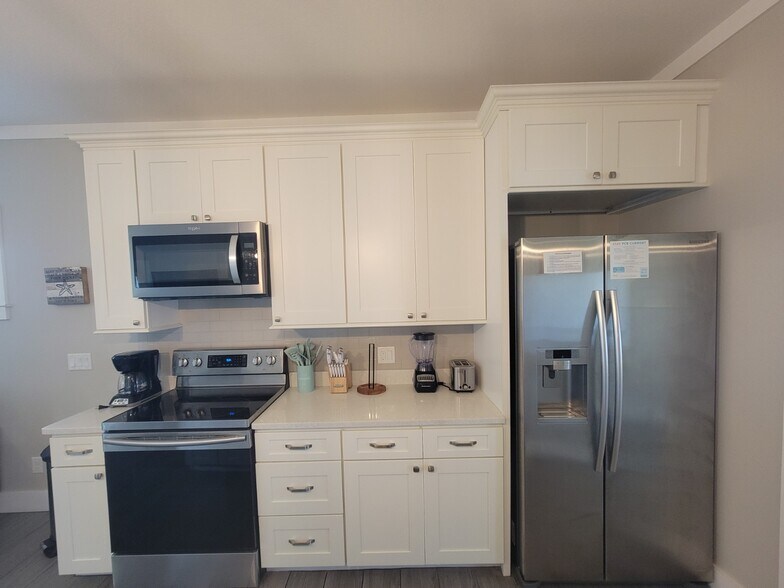 Building Photo - 100 Seabreeze Cir