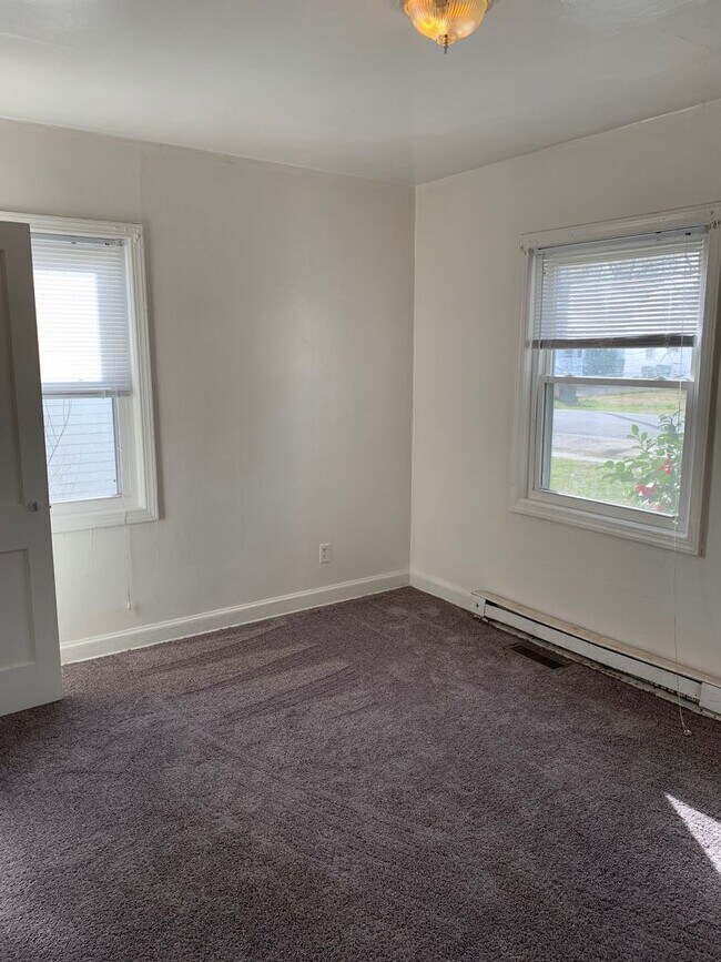 Building Photo - 1302 Overlook St