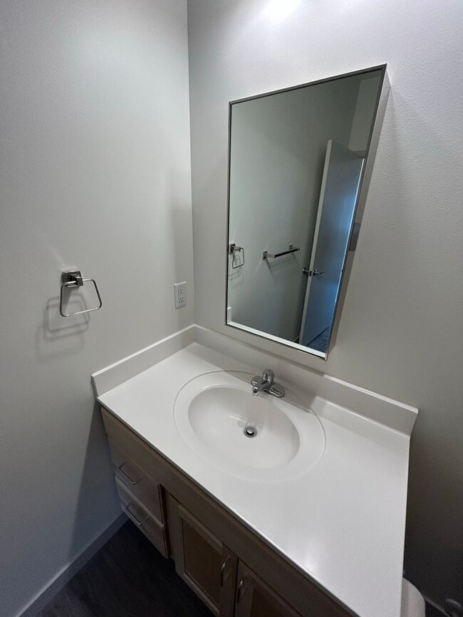 Building Photo - One-Bedroom Unit at Tiller+Main